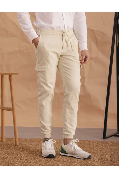 PANTALÓN CARGO CON GOMA BEIGE